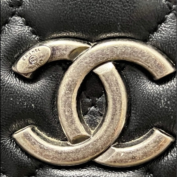 🌸SOLD🌸PRELOVED USED VINTAGE CHANEL SLING BAG - Picture 6 of 16